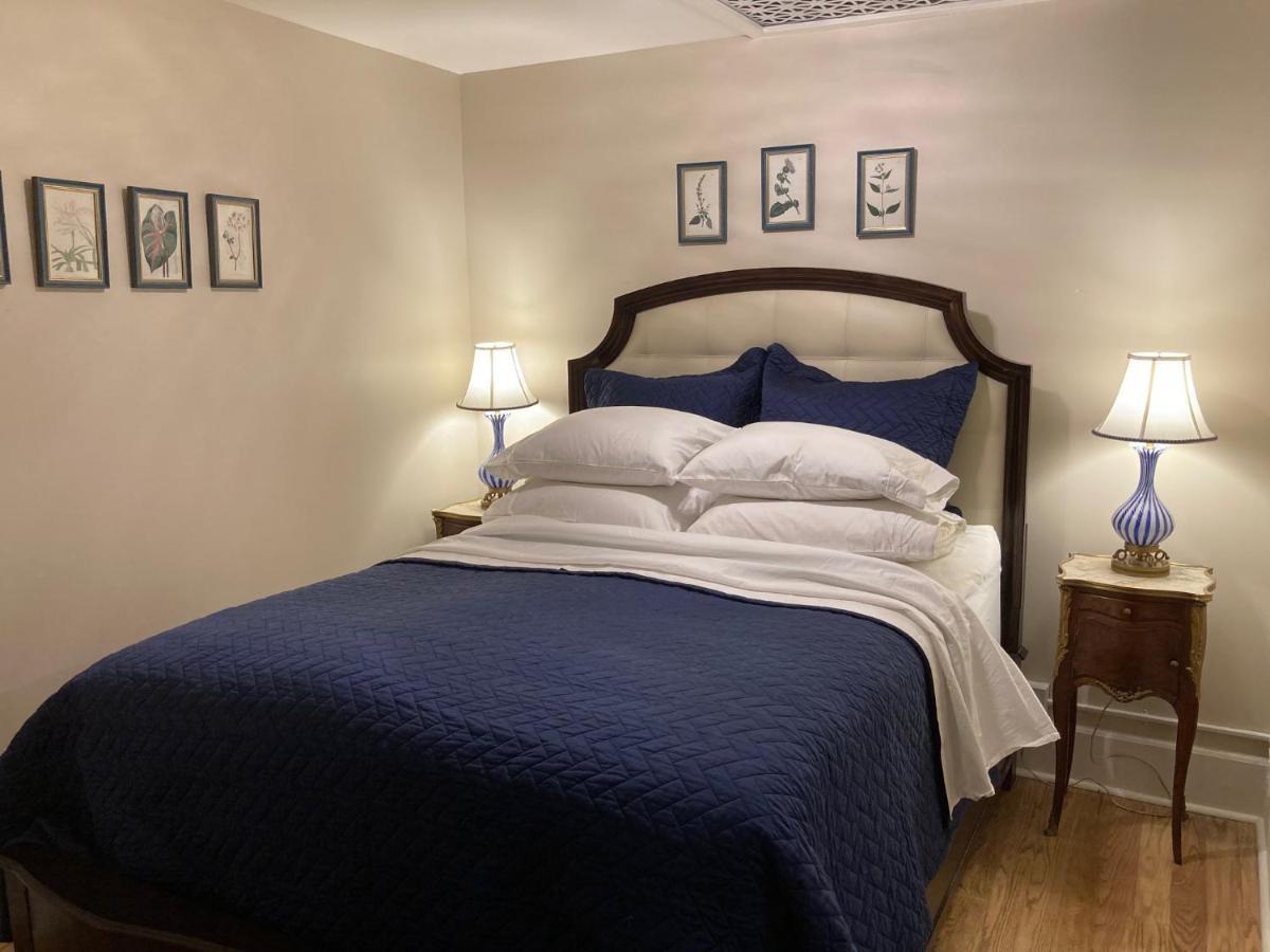 Appartement Pineapple House, Cozy Garden Apartment, Center! Marble-tiled Bathroom! Free Parking!